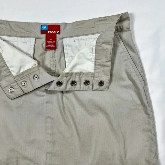 Y2K Roxy Mini Skirt - Picture 4 of 7